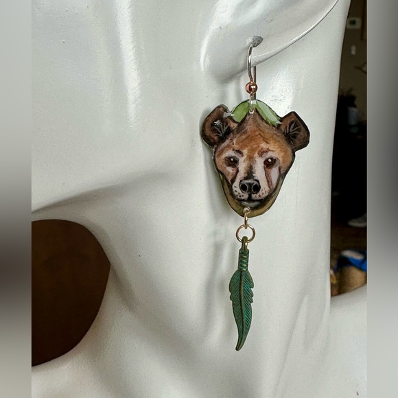 Hand painted spotted hyena, OOAK earrings w feather charm wildlife jewelry - Picture 5 of 5